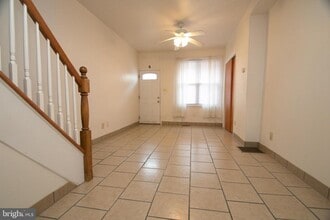 2516 E Auburn St in Philadelphia, PA - Building Photo - Building Photo