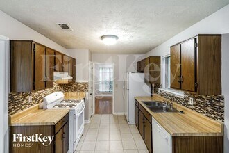 2067 Walden Park Dr in Snellville, GA - Building Photo - Building Photo