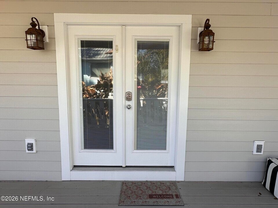 310 7th St in Atlantic Beach, FL - Building Photo