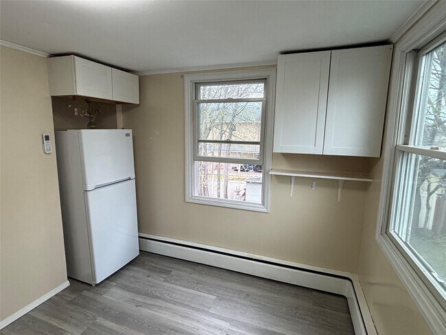 589 Windmill Ave in West Babylon, NY - Building Photo - Building Photo