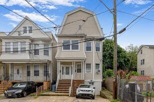 2 Apollo St in Jersey City, NJ - Building Photo
