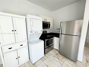 801 8th St in Miami Beach, FL - Building Photo - Building Photo