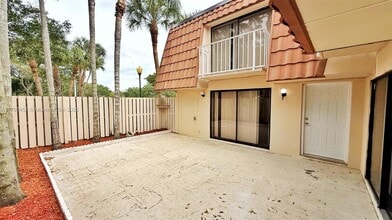 801 Blue Ridge Cir in West Palm Beach, FL - Building Photo - Building Photo