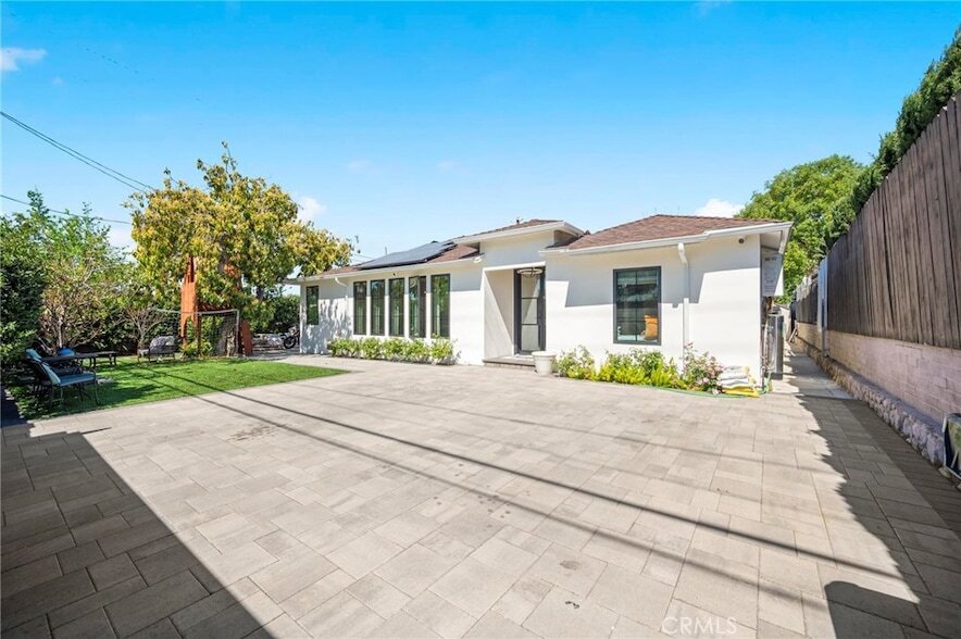 7911 Hillrose St in Los Angeles, CA - Building Photo