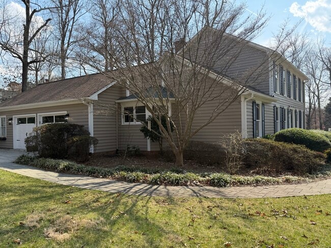 3901 Buncombe Dr in Greensboro, NC - Foto de edificio - Building Photo
