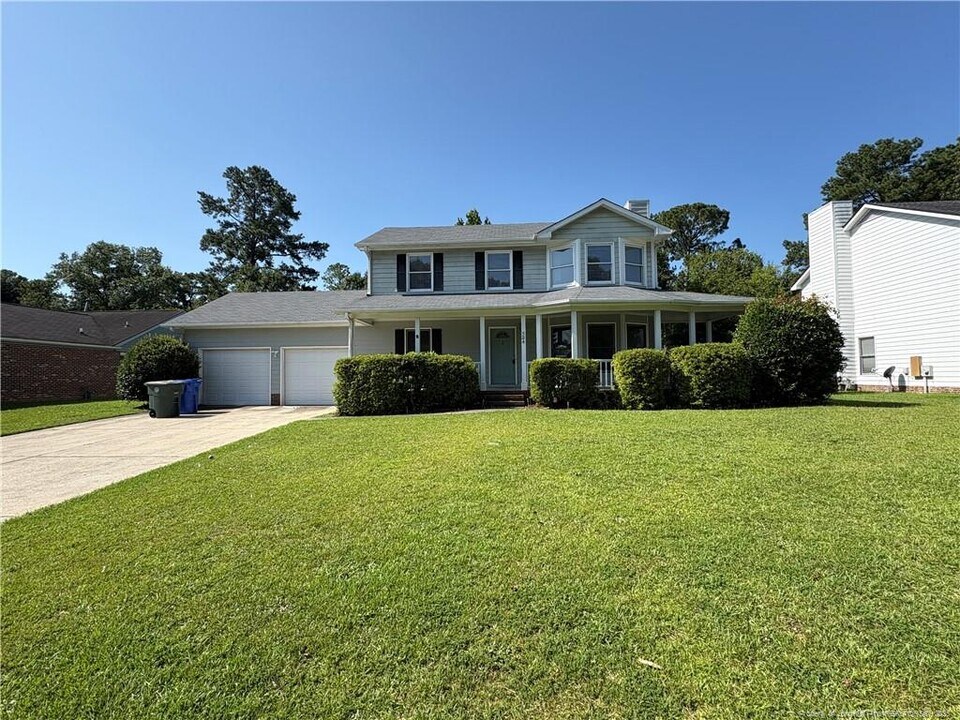 524 Old Farm Rd in Fayetteville, NC - Building Photo