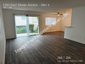 1303 E Grand Ave in Escondido, CA - Foto de edificio - Building Photo