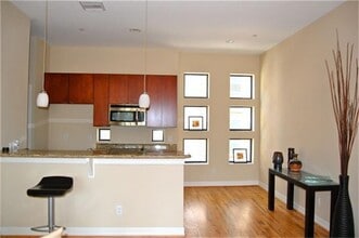 1525 Birdsall St in Houston, TX - Building Photo - Building Photo