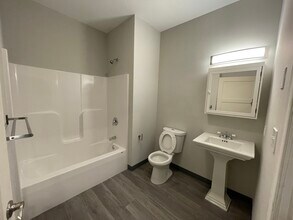 1017 W Hamilton St, Unit 1 in Allentown, PA - Building Photo - Building Photo