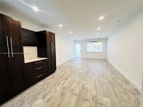 644 Meridian Ave in Miami Beach, FL - Building Photo - Building Photo