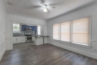 735 N Clara Ave in DeLand, FL - Building Photo - Building Photo