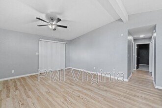 1021 Mineola Dr in Virginia Beach, VA - Building Photo - Building Photo
