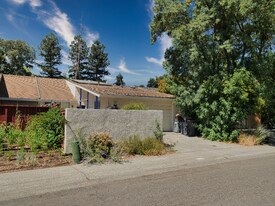 1937 Gauguin Pl in Davis, CA - Building Photo