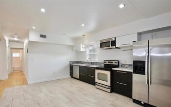 2305 S Mills Ave in Orlando, FL - Building Photo - Building Photo