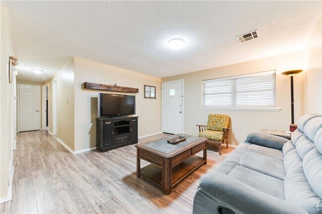 3712 N Markwell Ave in Bethany, OK - Building Photo - Building Photo