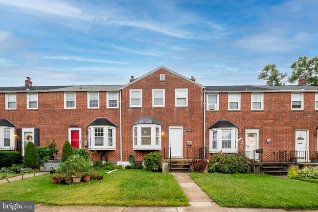 property at 1621 Thetford Rd