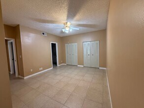 12121 Armenia Gables Cir in Tampa, FL - Building Photo - Building Photo