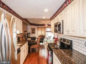 222 Deerpark Ct in Evesham, NJ - Building Photo - Building Photo
