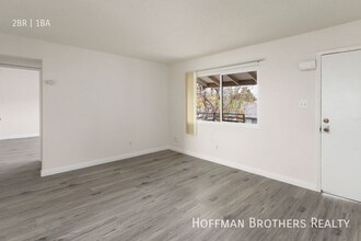 4271 Columbus St in Bakersfield, CA - Foto de edificio - Building Photo