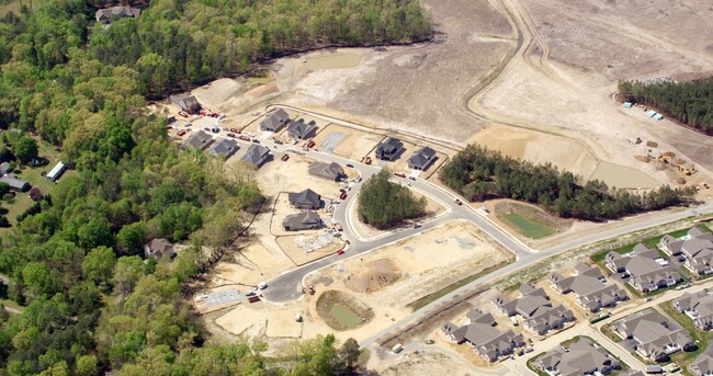 Little Meadows at Chickahominy Falls in Glen Allen, VA - Foto de edificio - Building Photo