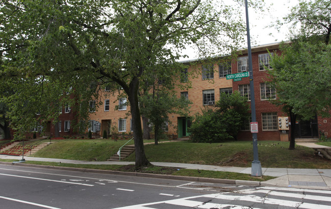 1605 N Carolina Ave NE in Washington, DC - Building Photo - Building Photo