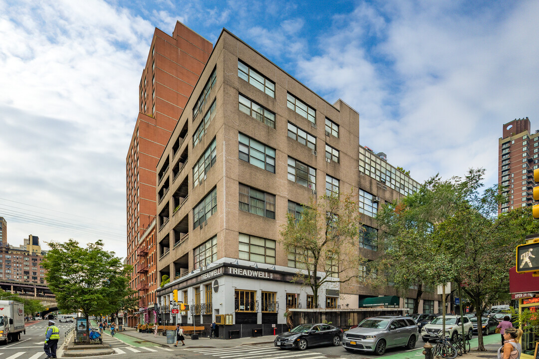 The Beekman Condominium in New York, NY - Building Photo