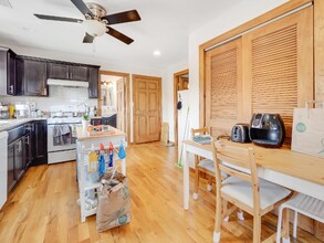 1148 W Belmont Ave in Chicago, IL - Building Photo - Building Photo