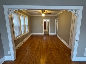 6840 S Champlain Ave in Chicago, IL - Building Photo - Building Photo