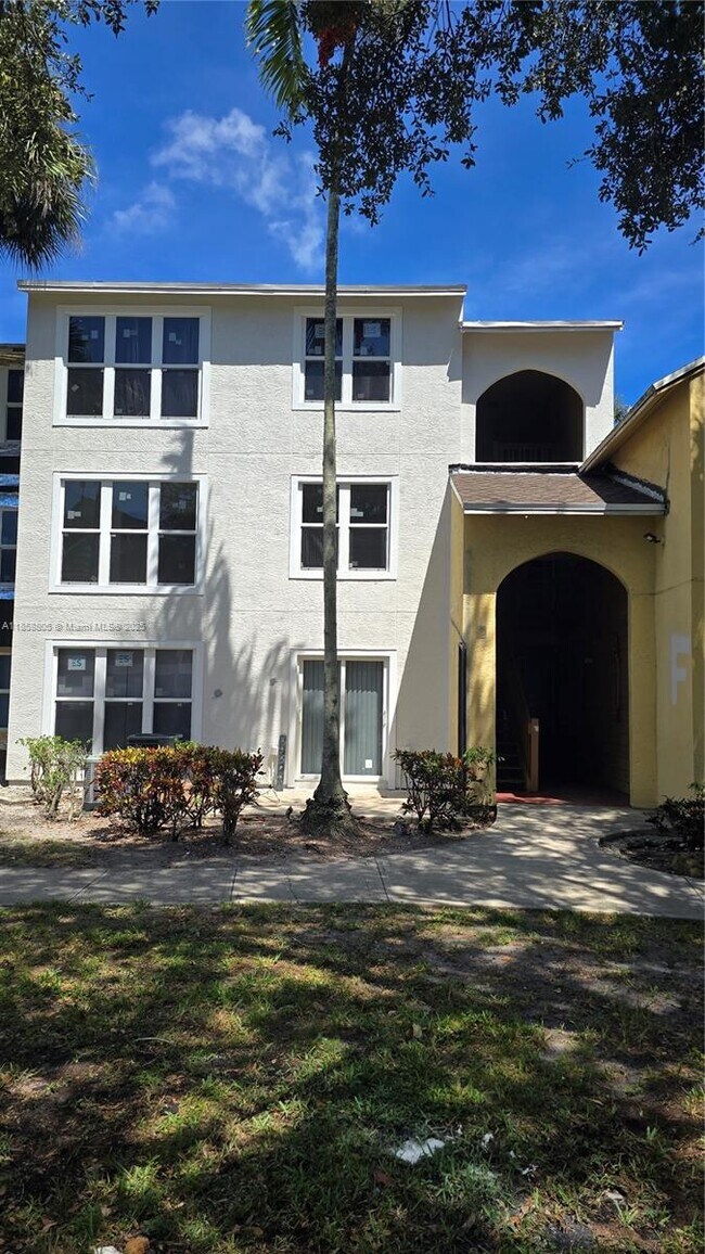 2319 N Congress Ave in Boynton Beach, FL - Building Photo - Building Photo