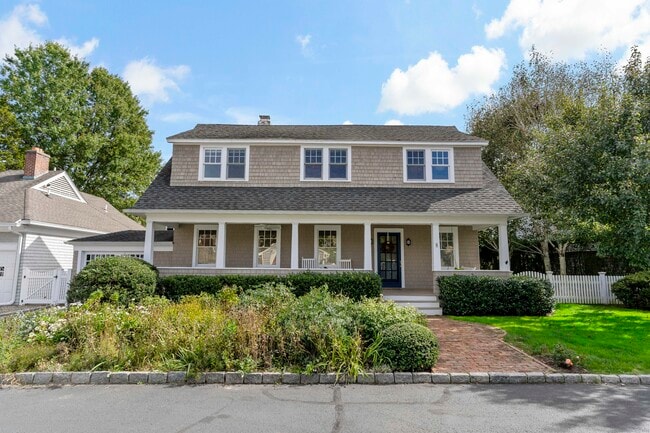 property at 8 Park Ln