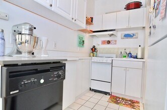 81 Saint Botolph St, Unit 38 in Boston, MA - Foto de edificio - Building Photo