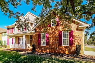 6926 Sweetfield Dr in Huntersville, NC - Building Photo