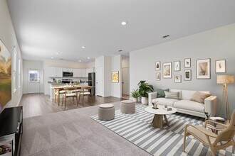 614 Edge Lake Ct in Montgomery, TX - Building Photo - Building Photo