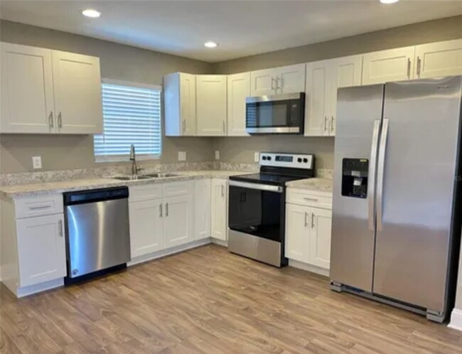 1145 Sycamore St in Lakeland, FL - Foto de edificio - Building Photo