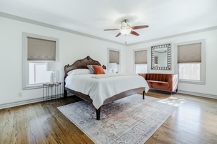 915 Stewart Dr in Dallas, TX - Building Photo