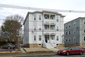 10 Bellevue Ave in Brockton, MA - Building Photo - Building Photo