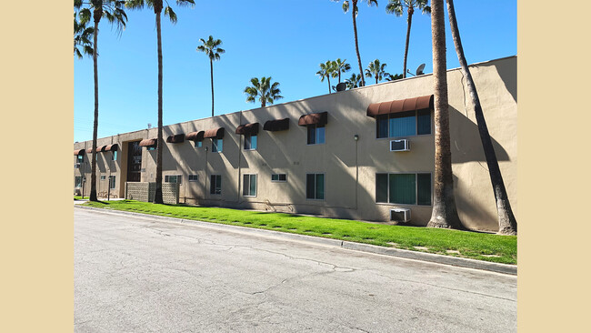 The Sussex House in Temple City, CA - Building Photo - Building Photo