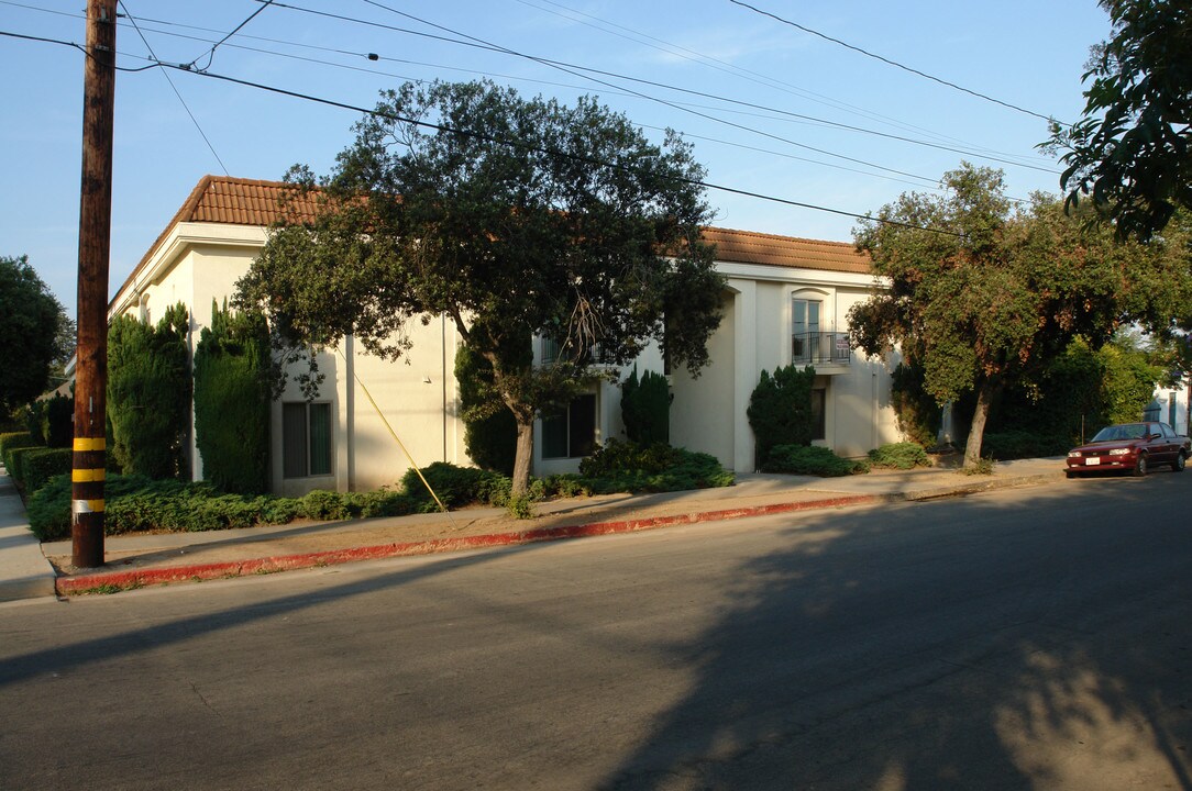 2126 Castillo St in Santa Barbara, CA - Building Photo