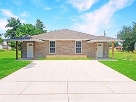 205 SW 17th St in Lawton, OK - Building Photo
