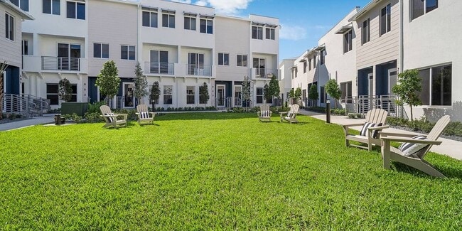 18275 SW 98th Ave in Palmetto Bay, FL - Building Photo - Building Photo