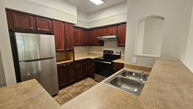 2801 Chancellorsville Dr, Unit 1316 in Tallahassee, FL - Building Photo - Building Photo