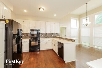 8533 N Overland Dr in Kansas City, MO - Building Photo - Building Photo