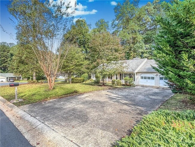 1497 Chaseway Cir in Powder Springs, GA - Building Photo - Building Photo