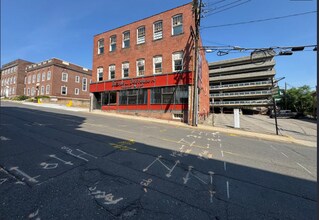 61 Field St in Waterbury, CT - Building Photo - Building Photo