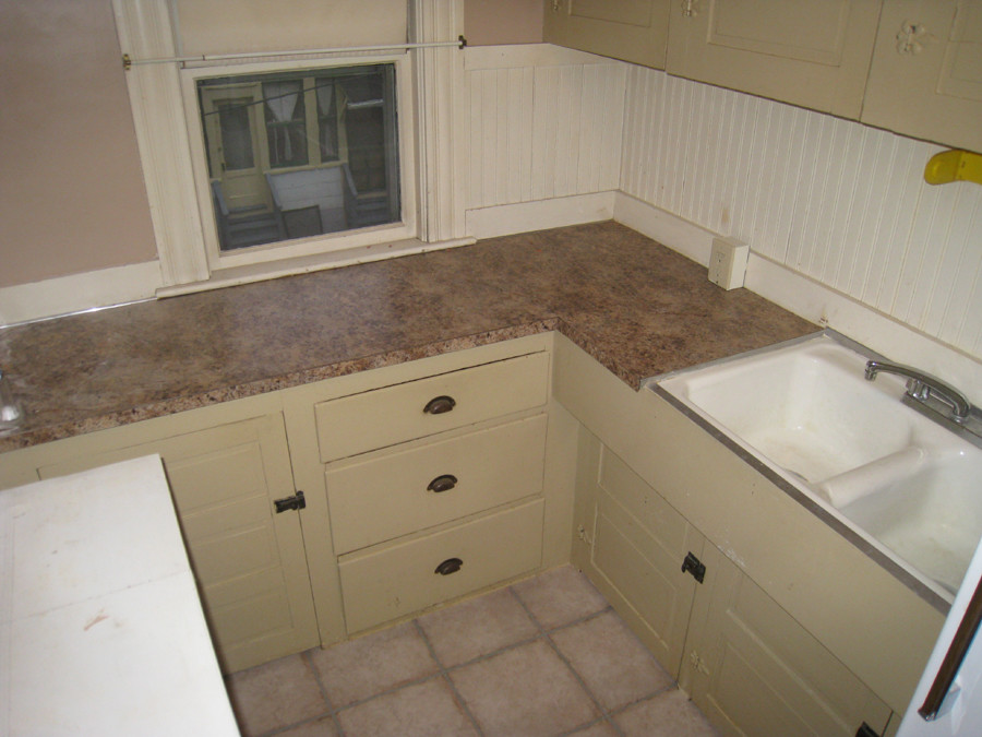 28 Pleasant St in Waterville, ME - Building Photo