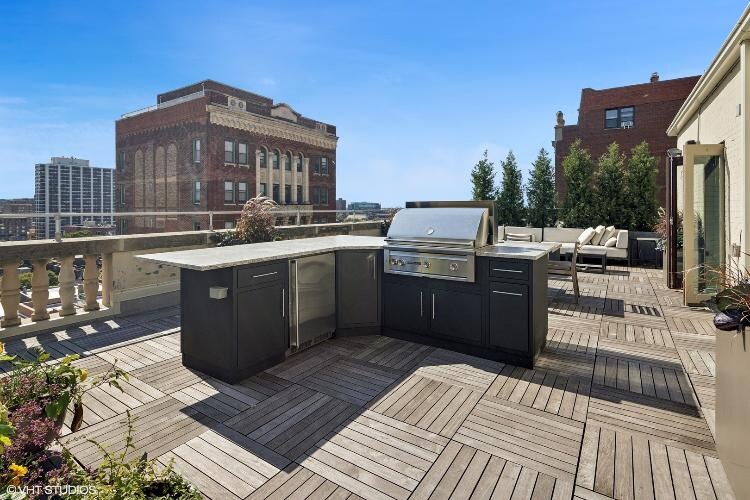 3400 N Lake Shore Dr in Chicago, IL - Building Photo