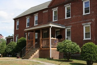 Warren Apartments in Warren, MA - Building Photo - Building Photo