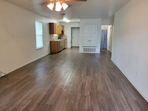 1106 Spring St in Waco, TX - Building Photo - Building Photo