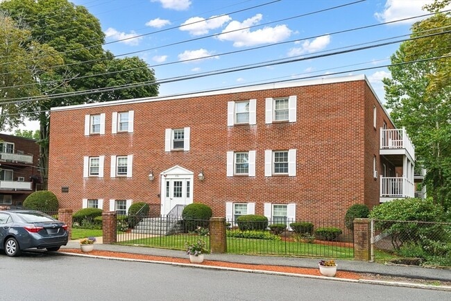 276 Albion St in Wakefield, MA - Building Photo - Building Photo
