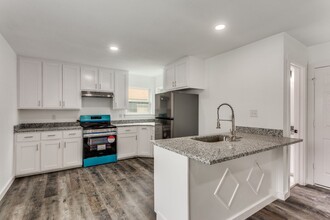3301-3303 8th Ave in Fort Worth, TX - Foto de edificio - Building Photo